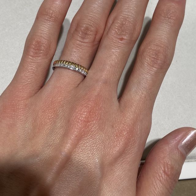 【ブシュロン(BOUCHERON)の口コミ】 指輪が回りやすいタイプの指の形のため、ハーフエタニティより、回っても…