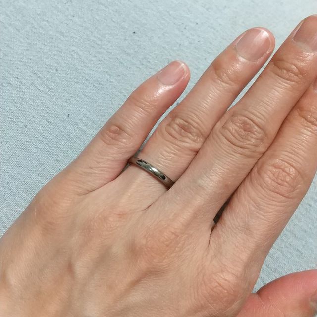 【SORA(ソラ)の口コミ】 指輪に色を入れる事ができる事や、私が金属アレルギーである為、ジルコニ…