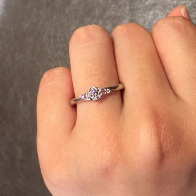 【TRECENTI(トレセンテ)の口コミ】 トレセンテのブランドイメージでもあるお花をモチーフにした可愛らしいリ…