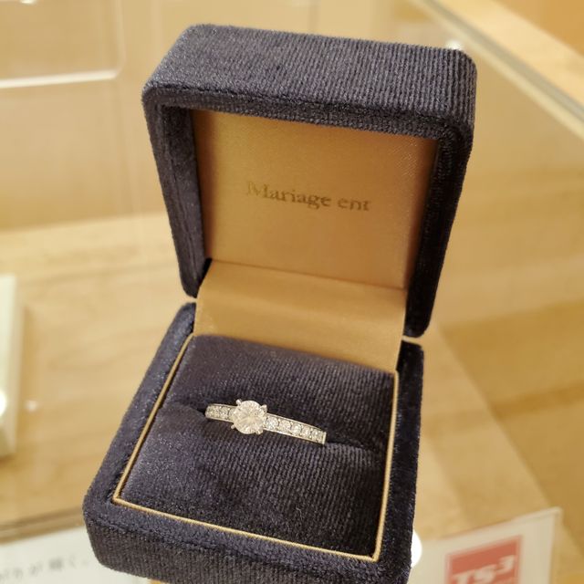 【Mariage ent(マリアージュエント)の口コミ】 ウェーブとストレートで悩みました。ウェーブもたくさんデザインがあり魅…