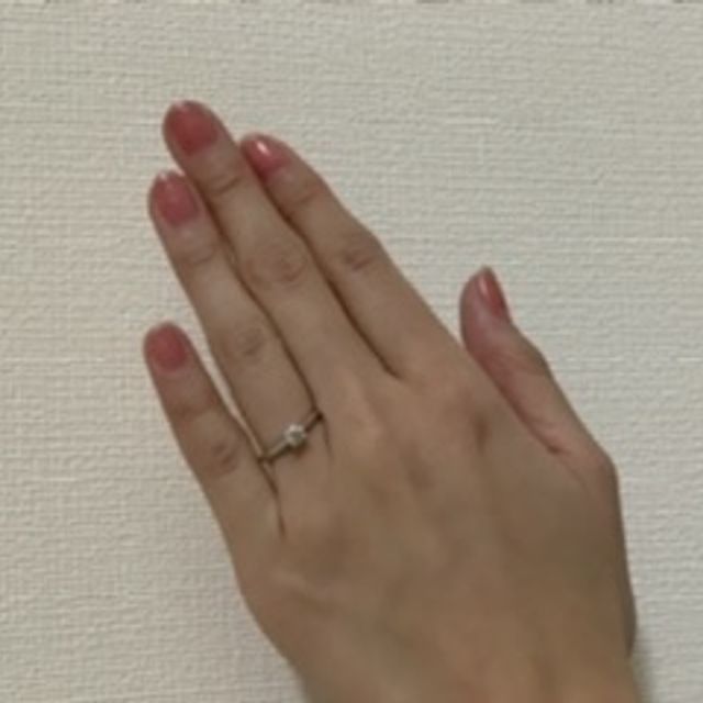 【カルティエ(Cartier)の口コミ】 シンプルでダイヤのカットが綺麗だった為、こちらの指輪に決めました。別…
