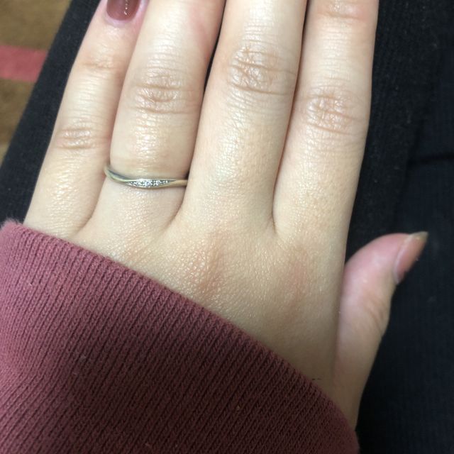 【canal4℃(カナルヨンドシー)の口コミ】 主人がサプライズで用意してくれた物です。
以前からゴロゴロダイヤが付い…