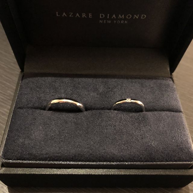 【ラザール ダイヤモンド(LAZARE DIAMOND)の口コミ】 婚約指輪をこちらのブランドで購入したので、そちらと合わせてこちらのブ…