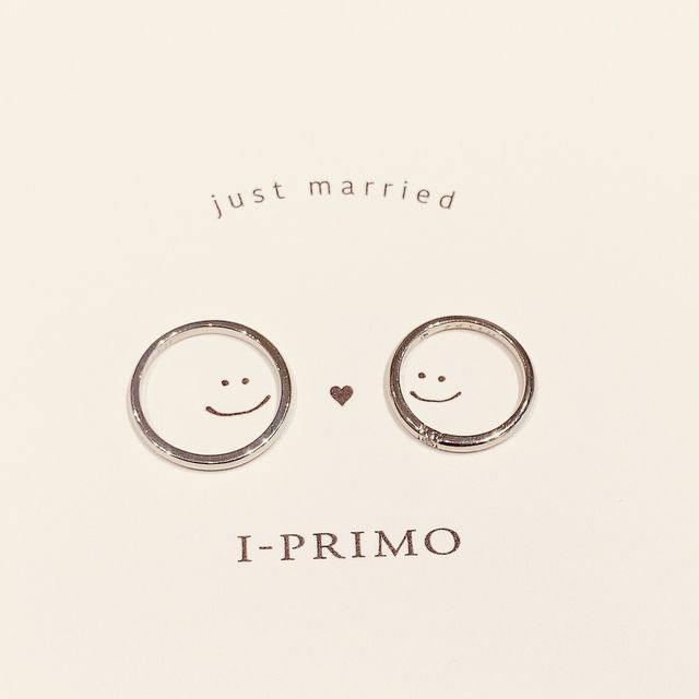 【アイプリモ(I-PRIMO)の口コミ】 婚約指輪はありきたりな形ではなくV字型を選び、メレダイヤモンドを付けた…
