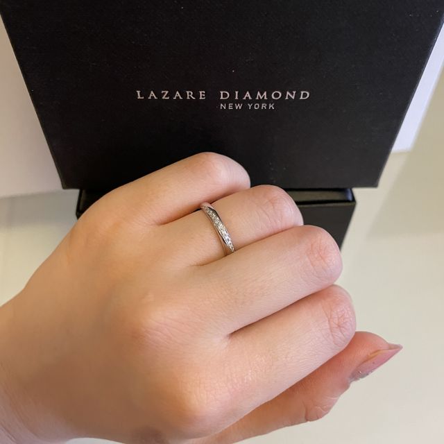 【ラザール ダイヤモンド(LAZARE DIAMOND)の口コミ】 メレダイヤのついたリングを探していて、三大カッターズのラザールダイヤ…