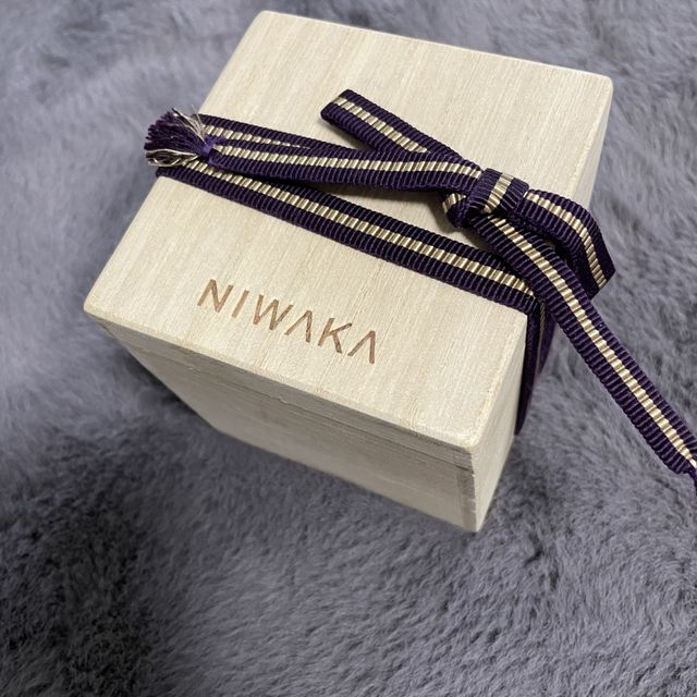 【俄(にわか)の口コミ】 主人はよくある結婚指輪は面白くないから、デザインが派手なものか、コン…