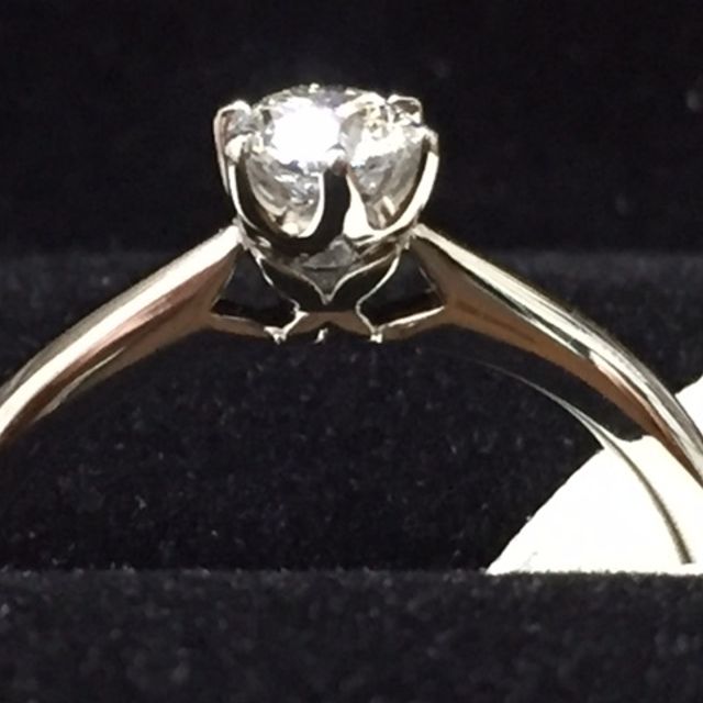 【エクセルコダイヤモンド(EXELCO DIAMOND)の口コミ】 婚約指輪を送ると決めたあと、主役のダイヤモンドの質で指輪を選んでいっ…
