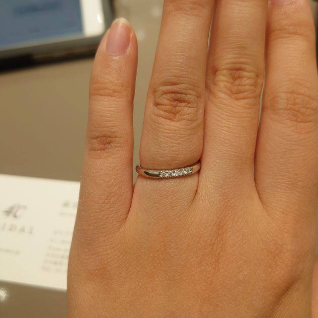 【4℃ BRIDAL(ヨンドシーブライダル)の口コミ】 どれもきれいめで可愛く上品なので年齢問わずオススメ。
すっきりしたもの…