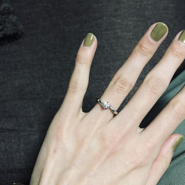 【アイプリモ(I-PRIMO)の口コミ】 リング部分が同じ太さ丸さのものと、丸くダイヤにかけて細くなるもの、リ…