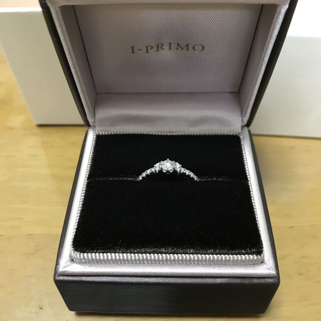 【アイプリモ(I-PRIMO)の口コミ】 婚約指輪は絶対に欲しいと思っていて、どうせなら結婚指輪とセットにつけ…