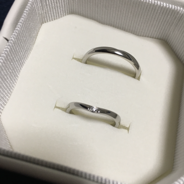 【4℃ BRIDAL(ヨンドシーブライダル)の口コミ】 結婚指輪は一生身に付けていたい物なので長く使えるシンプルなデザインで…