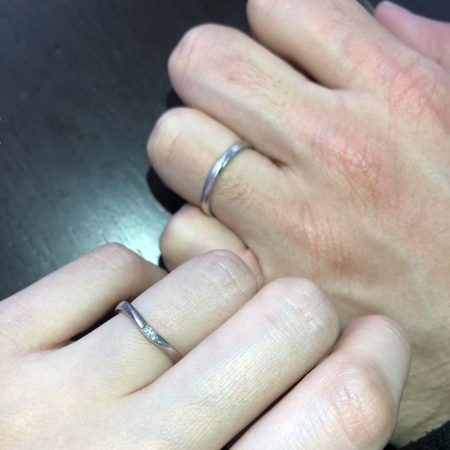 【4℃ BRIDAL(ヨンドシーブライダル)の口コミ】 結婚指輪は一生身に付けていたい物なので長く使えるシンプルなデザインで…