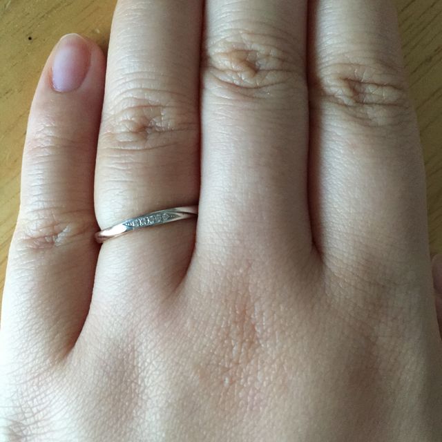 【俄(にわか)の口コミ】 あまり人と被らない指輪を探していた所、出会いました。
「雪佳景」という…