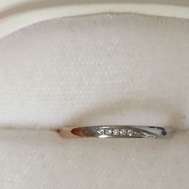 【俄(にわか)の口コミ】 あまり人と被らない指輪を探していた所、出会いました。
「雪佳景」という…