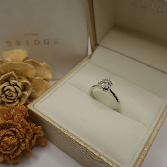 【BRIDGE(ブリッジ)の口コミ】 義理の母より頂いた婚約指輪をリメイクしました。
頂いた指輪のデザインは…