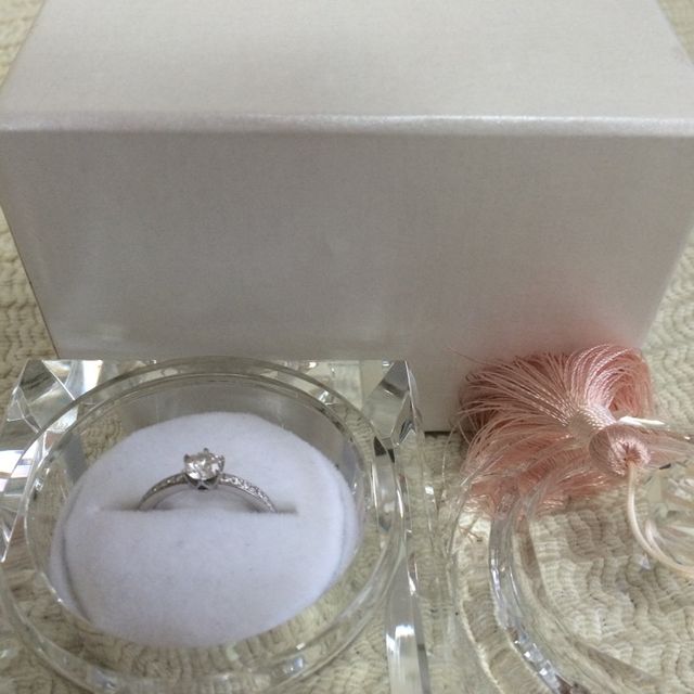 【アイプリモ(I-PRIMO)の口コミ】 予算内で質のいいダイヤに巡り合うことができ、リングのデザインもとても…