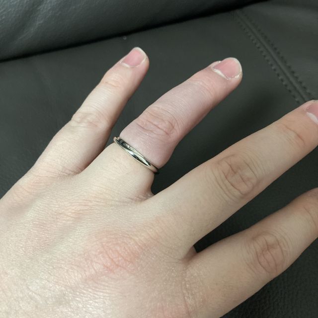 【ケイウノ ブライダル(K.UNO BRIDAL)の口コミ】 シンプルなデザインで指にフィットします。
飽きないデザインだと思います…