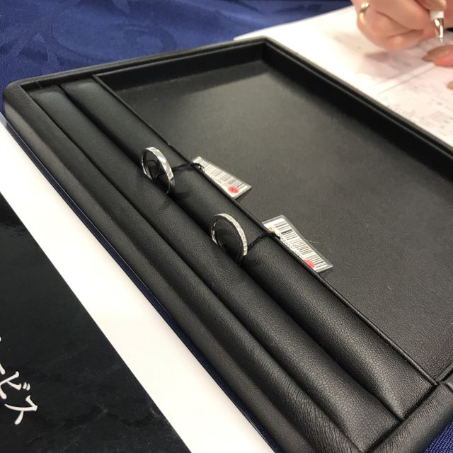 【エクセルコダイヤモンド(EXELCO DIAMOND)の口コミ】 いろいろな種類の指輪を見せていただきました。
デザインがステキだったの…