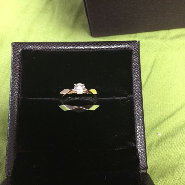 【ブシュロン(BOUCHERON)の口コミ】 男女問わずかっこよく着けられるデザインと、旦那さんが気に入ったこと。…