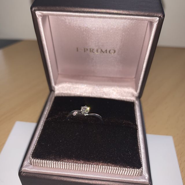 【アイプリモ(I-PRIMO)の口コミ】 色んな指輪のデザインを見てなんか違うと
いったのがずっとあったのですが…