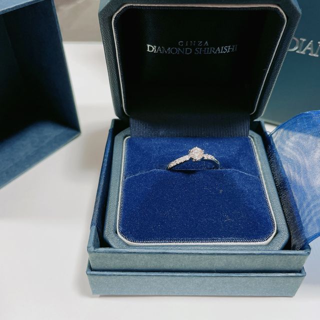 【銀座ダイヤモンドシライシの口コミ】 自分のイメージで、婚約指輪はメレのダイヤが着いている指輪が良かったの…