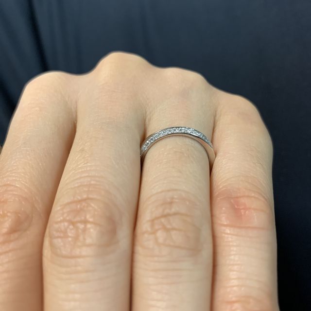 【アイプリモ(I-PRIMO)の口コミ】 3店舗周り、アイプリモに決めました。元々斜めにダイアの入ったデザイン希…