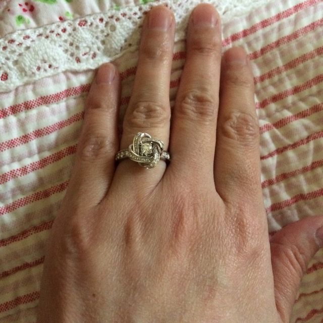 【ブシュロン(BOUCHERON)の口コミ】 年齢のせいもあり関節のしわが深く、仕事上ネイルもできず、爪も伸ばせな…