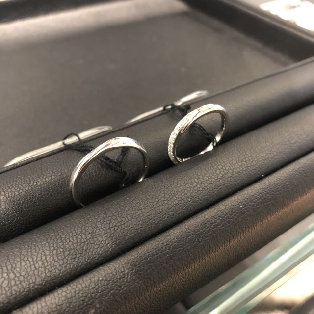 【エクセルコダイヤモンド(EXELCO DIAMOND)の口コミ】 デザインがスクロールしている感じで細さも選べて良かったです。あと落ち…