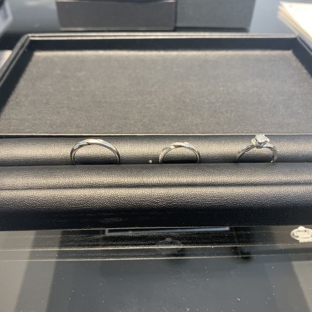 【エクセルコダイヤモンド(EXELCO DIAMOND)の口コミ】 指輪のデザインが特徴的で、他のブランドもいくつか見た中で一番デザイン…