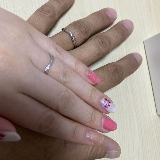 【COCKTAIL(カクテル)の口コミ】 婚約者の指が細いので主張し過ぎない細身の指輪を探している際に店員さん…