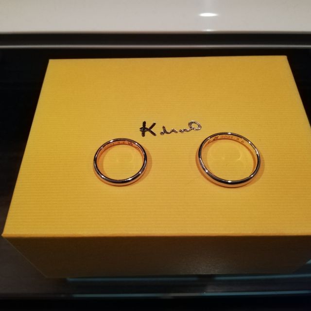 【ケイウノ ブライダル(K.UNO BRIDAL)の口コミ】 指輪のデザインが可愛らしいところが気に入り購入。表裏で色味を変えられ…