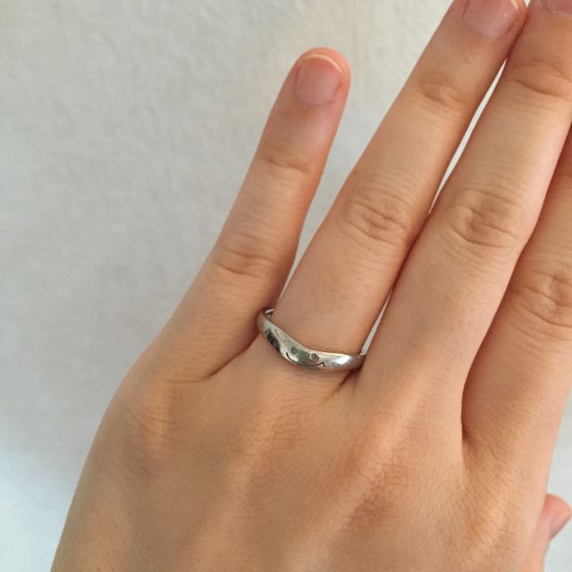 【4℃ BRIDAL(ヨンドシーブライダル)の口コミ】 結婚指輪のみの購入に決めていました。私の指輪は今後また指輪をプレゼン…