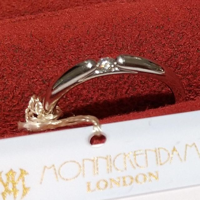 【モニッケンダム(MONNICKENDAM)の口コミ】 いろんなデザインがあり、シンプルなデザインから、3つの素材を合わせた、…