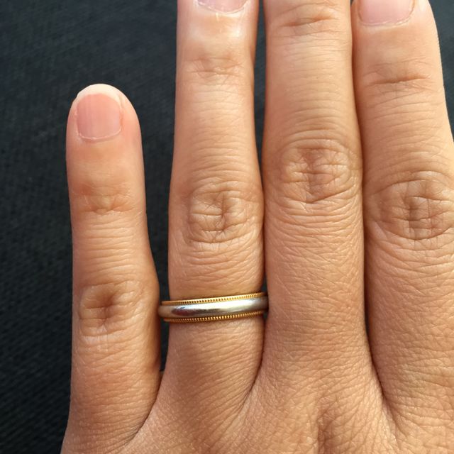 【ティファニー(Tiffany & Co.)の口コミ】 指輪を買うなら昔からティファニーと決めていました。主人共にシンプルな…