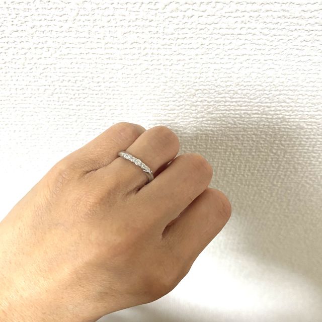 【銀座ダイヤモンドシライシの口コミ】 普段アクセサリーをつけないので指輪はシンプルなものが良いかなと思って…