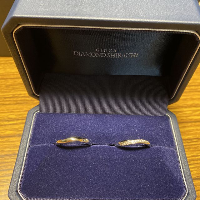 【銀座ダイヤモンドシライシの口コミ】 シンプルなリングとハーフエタニティと悩んでいましたが、実際に着けてみ…