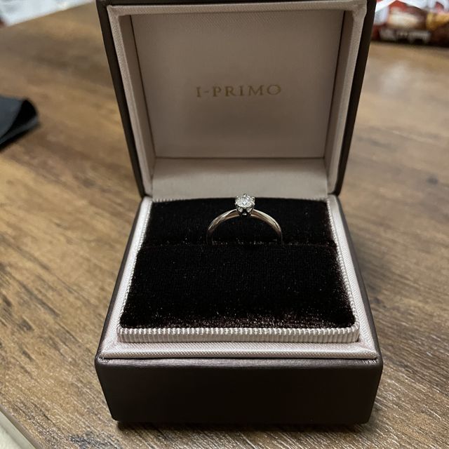 【アイプリモ(I-PRIMO)の口コミ】 彼女は以前からシンプルなデザインを求めており、ちょうどしっくりくる物…