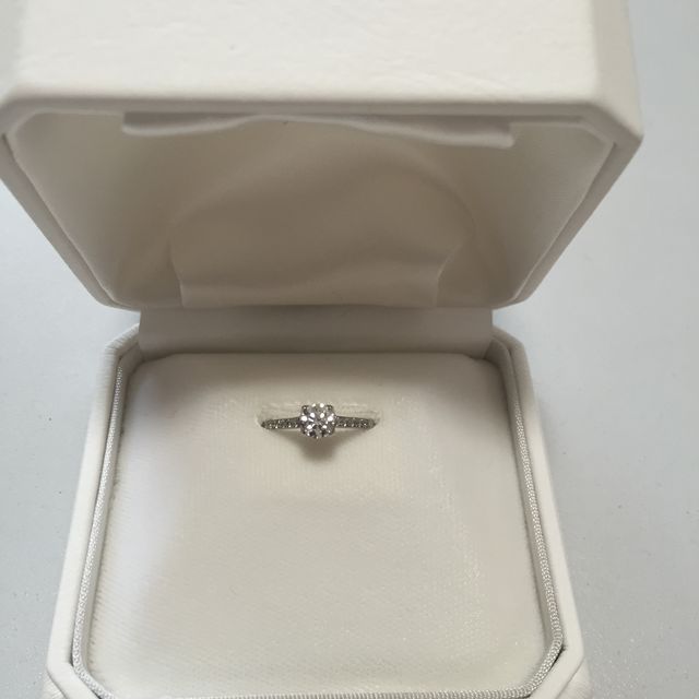 【WATANABE / 卸商社直営　渡辺の口コミ】 2回お店に訪問して、1回目はゆっくり時間をかけて多数のデザインサンプル…