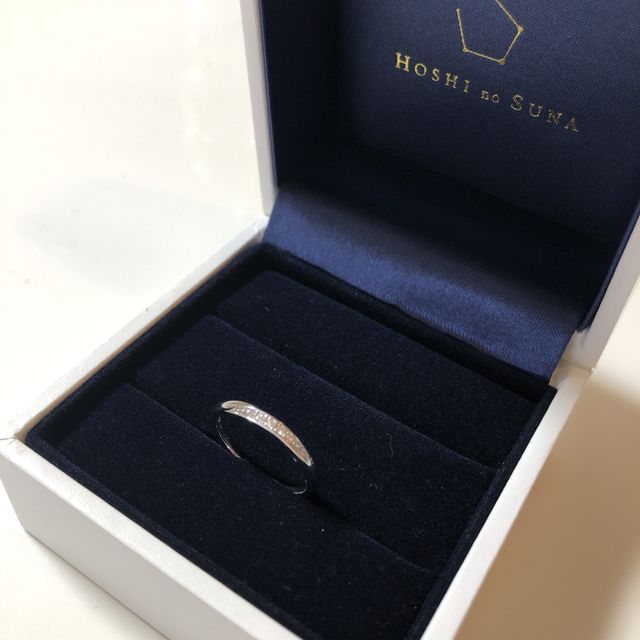 【HOSHI no SUNA 星の砂(ほしのすな)の口コミ】 シンプルな指輪を探していたところ、この指輪を見て一目惚れしました。ダ…