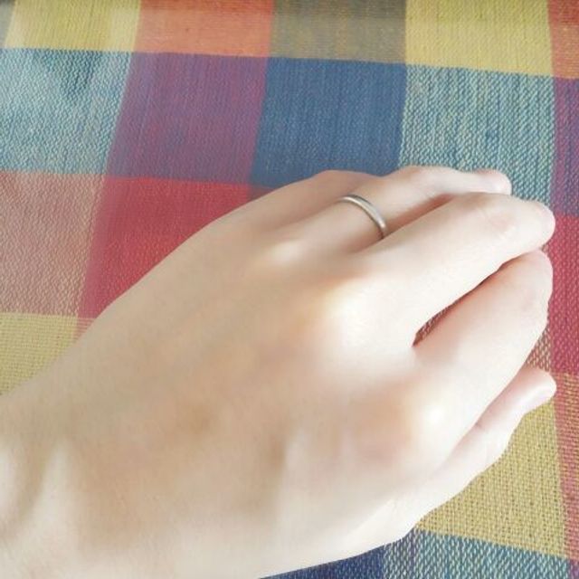 【銀座ダイヤモンドシライシの口コミ】 もともと指輪をつける習慣もなく、装着感の強いものが苦手だったのと、仕…