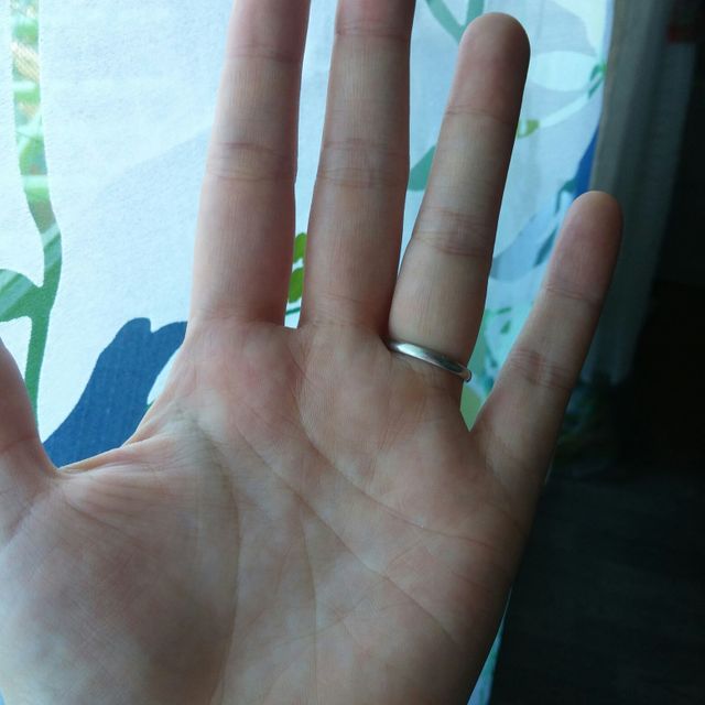 【銀座ダイヤモンドシライシの口コミ】 もともと指輪をつける習慣もなく、装着感の強いものが苦手だったのと、仕…