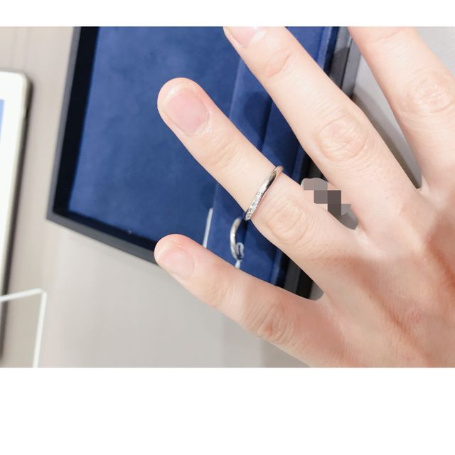 【4℃ BRIDAL(ヨンドシーブライダル)の口コミ】 

コスパ良しで、おしゃれ、補償内容も手厚い、可愛い指輪が多いと思いま…