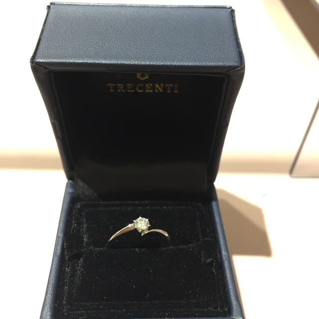 【TRECENTI(トレセンテ)の口コミ】 リングの素材にプラチナを多く含んでおり、その中に5%のレアメタルを含ん…