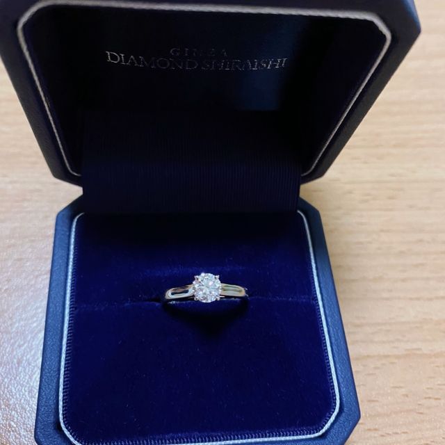 【銀座ダイヤモンドシライシの口コミ】 自分の中で憧れの指輪デザインがあったので、思い切ってフルオーダーにし…