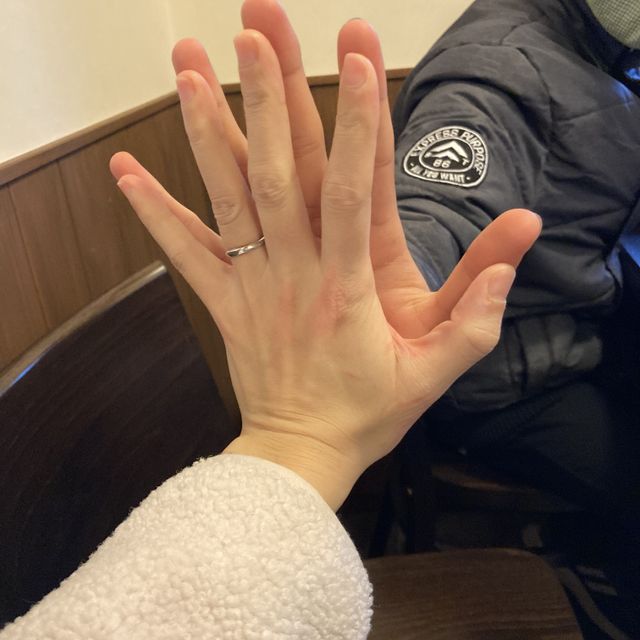 【俄(にわか)の口コミ】 旦那様が普段は着けないのでシンプルなモノを探していました。
ただ、婚約…