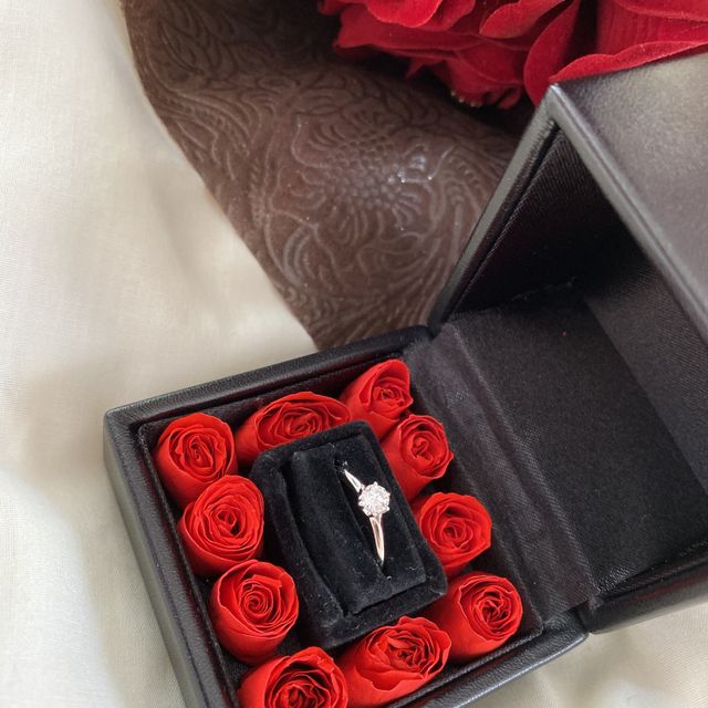 【エクセルコダイヤモンド(EXELCO DIAMOND)の口コミ】 プロポーズのときにダイヤモンドだけをプレゼントされました。彼がいろい…