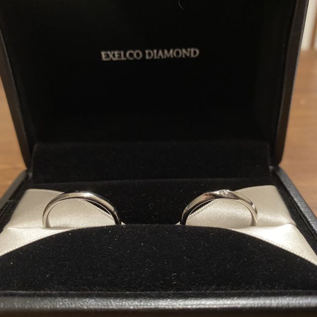 【エクセルコダイヤモンド(EXELCO DIAMOND)の口コミ】 シンプルなデザインの指輪に決めました。販売価格も想定していたよりも安…