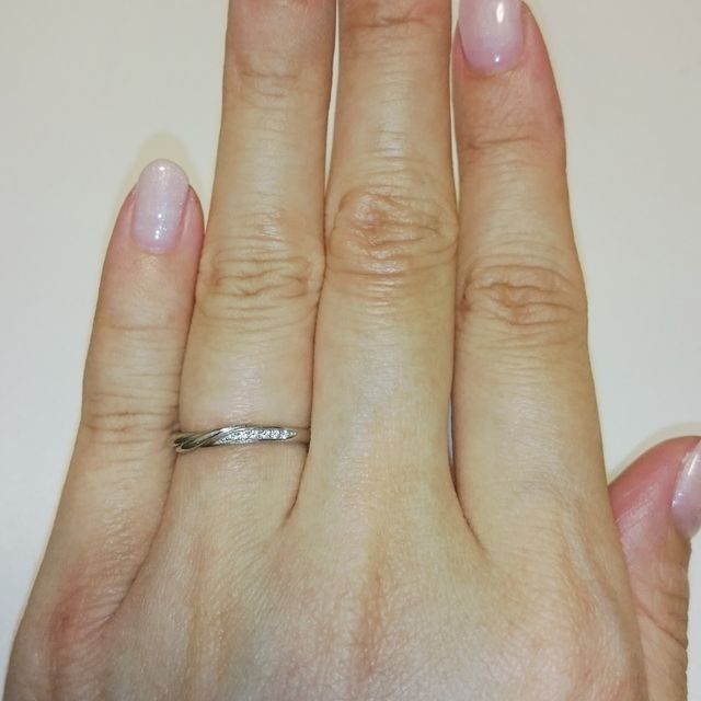 【LUCIE(ルシエ)の口コミ】 私の職場が厳しいため、あまり大ぶりなものや太いものは避けたい。
しかし…