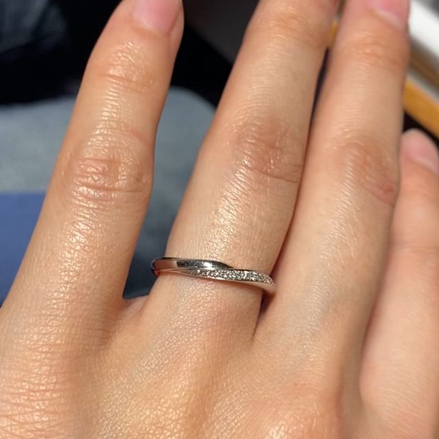 【銀座ダイヤモンドシライシの口コミ】 ダイヤモンドの質がとても良く、輝きが本当にキレイでした。ダイヤモンド…