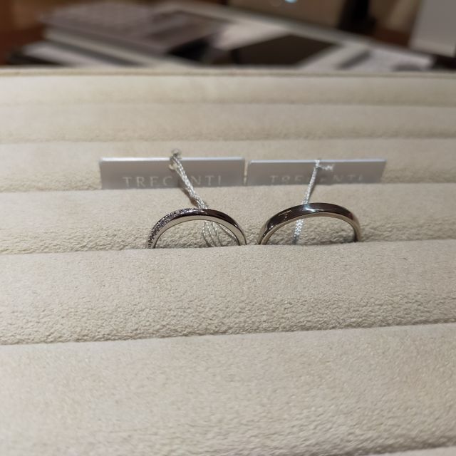 【TRECENTI(トレセンテ)の口コミ】 ダイヤモンドが斜めに入ってるデザインが好みだったのでとても綺麗なもの…